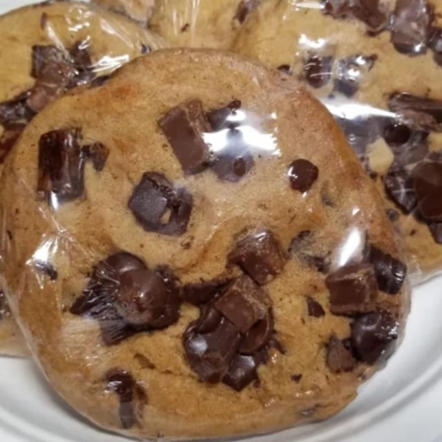 10-pack Giant Chocolate Chip Cookies.